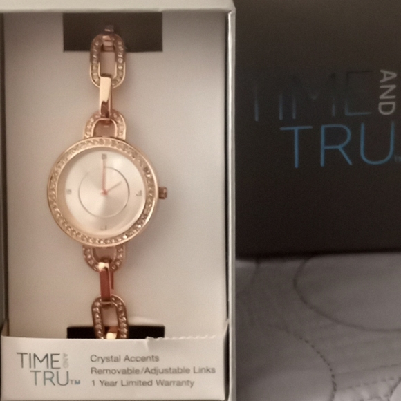 Gold Watch - Picture 4 of 4